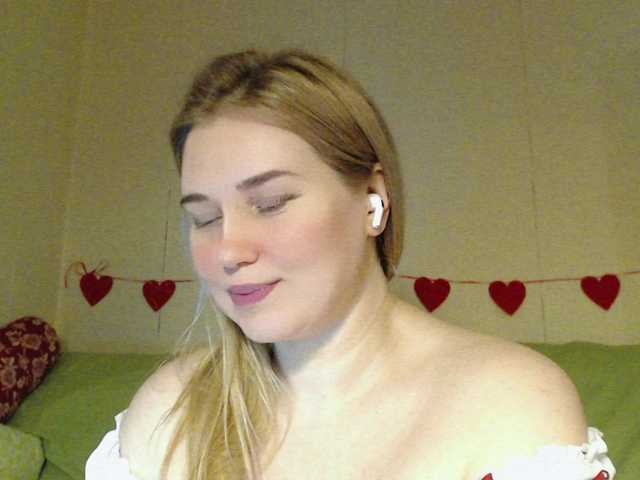 MissLilyAbrams's BongaCams show and profile