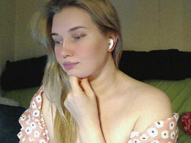 MissLilyAbrams's BongaCams show and profile