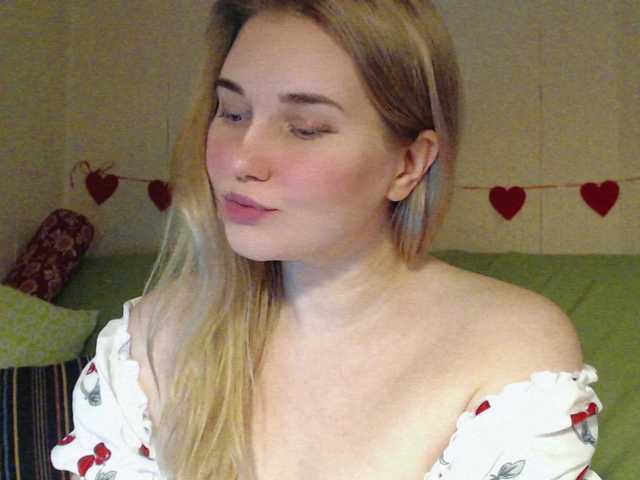 MissLilyAbrams's BongaCams show and profile
