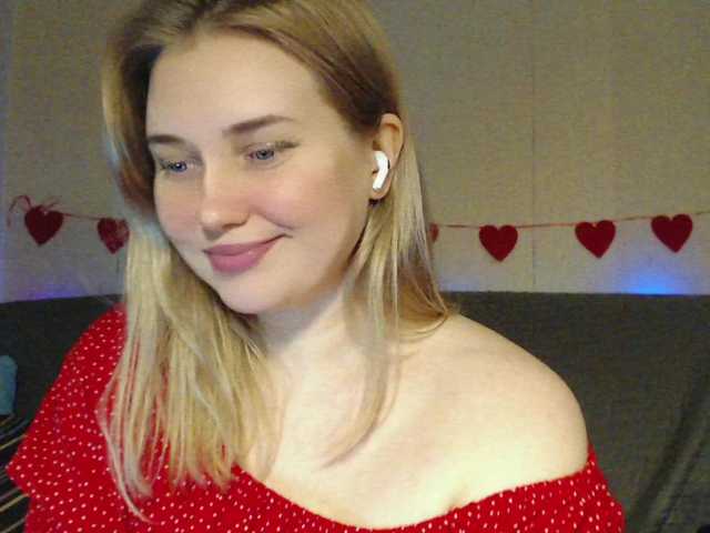 MissLilyAbrams live cam profile