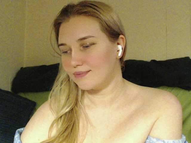 MissLilyAbrams's BongaCams show and profile