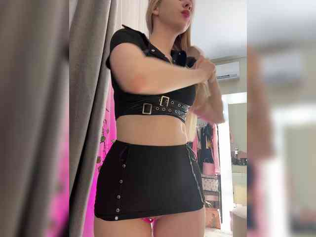 EmmaCrystall Live Webcam on BongaCams
