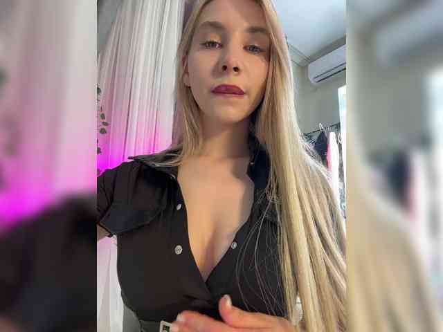 nude amateur EmmaCrystall