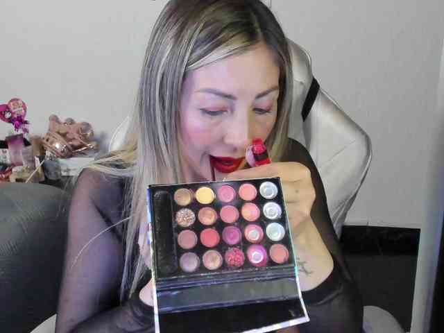 AndreinaSuann Live Webcam on BongaCams