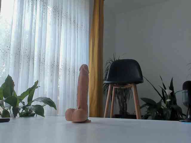 cumcumforyouuu webcam