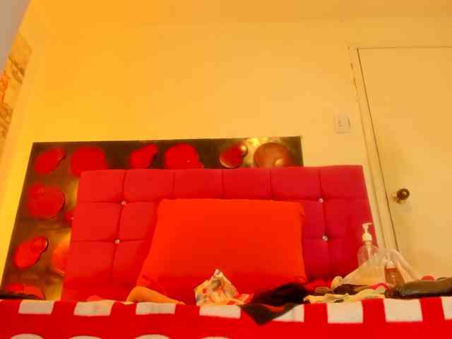 SWETTBROWN webcam