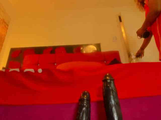 SWETTBROWN webcam