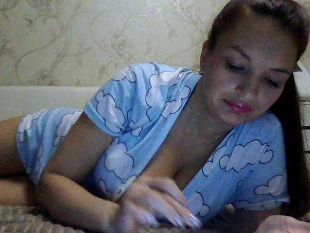 AllisonXStar's BongaCams show and profile