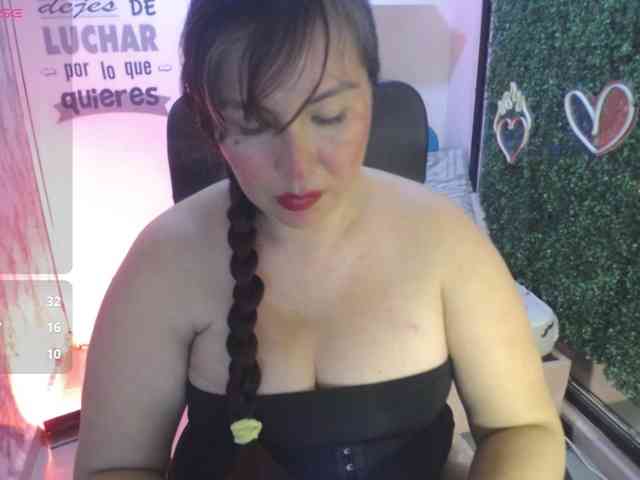 Evelyn-mature19 webcam