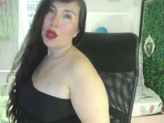 Evelyn-mature19 webcam