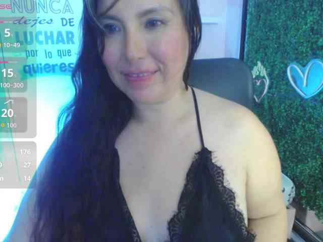 Evelyn-mature19 webcam