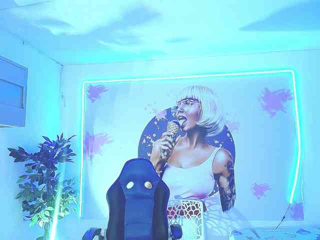 Evelyn-mature19 webcam