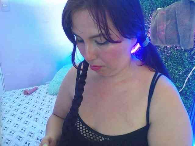 Evelyn-mature19 webcam
