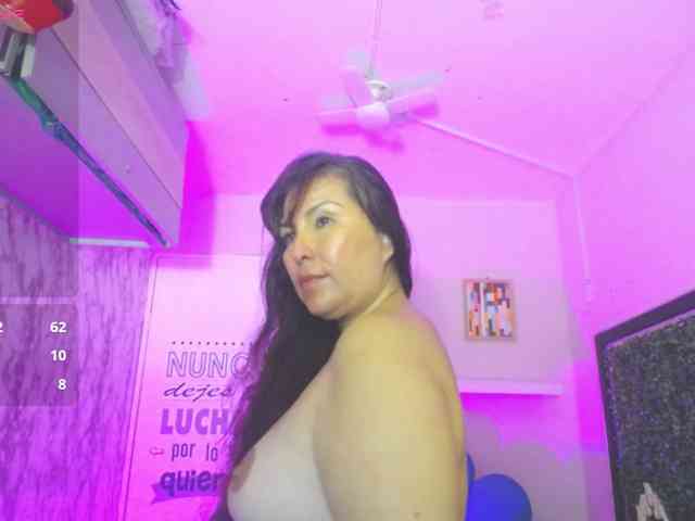 Evelyn-mature19 Evelyn-mature19