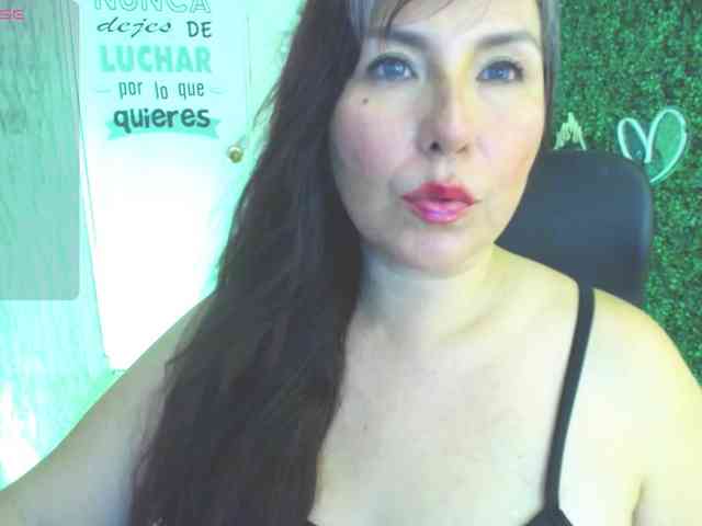 Evelyn-mature19 webcam