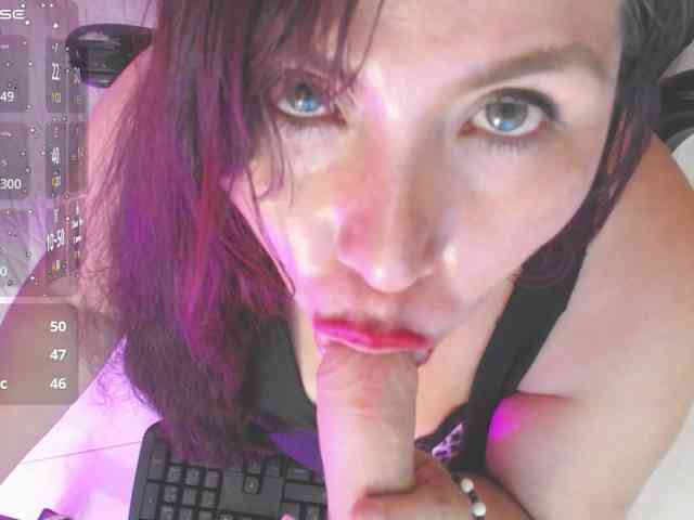 Evelyn-mature19 webcam
