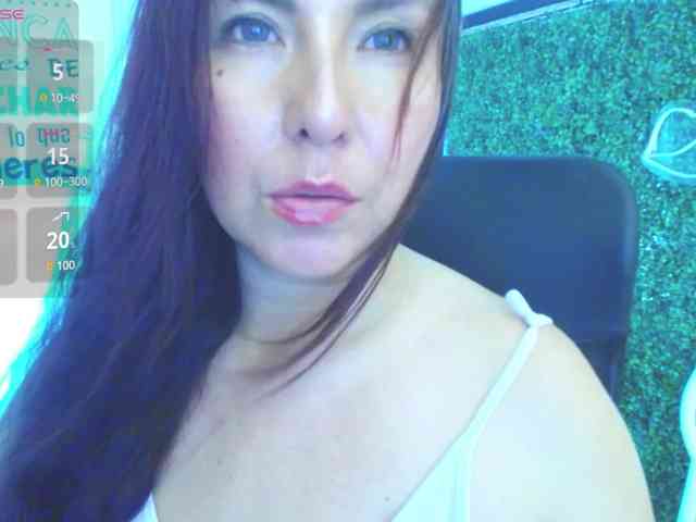 Evelyn-mature19 webcam