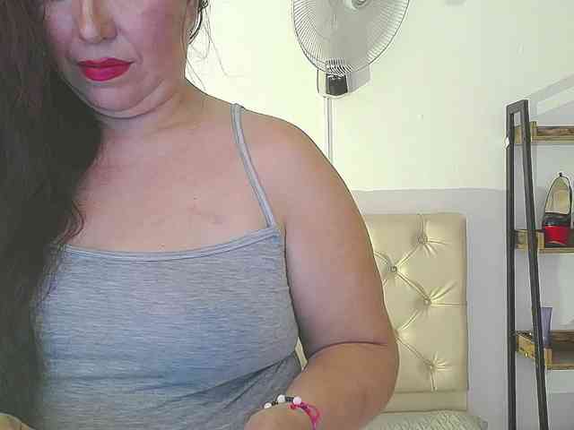 Evelyn-mature19 webcam
