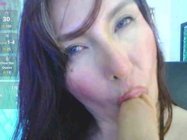 Evelyn-mature19 webcam