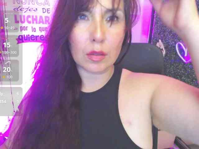 Evelyn-mature19 webcam