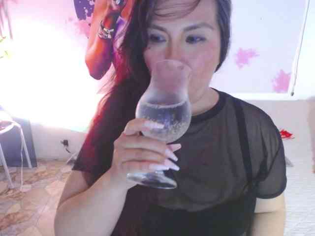 Evelyn-mature19