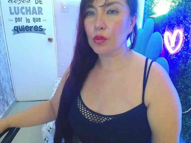 Evelyn-mature19 webcam
