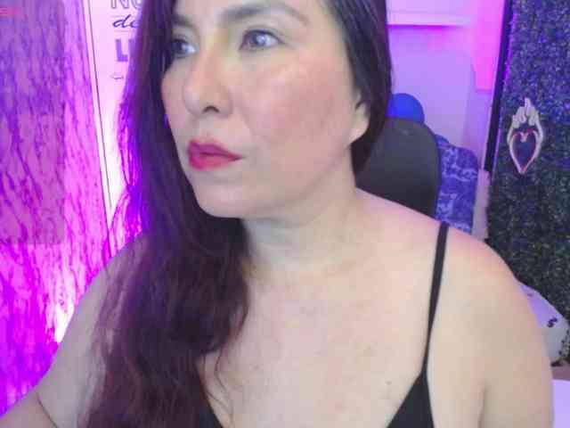 Evelyn-mature19 webcam