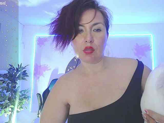 Evelyn-mature19 webcam