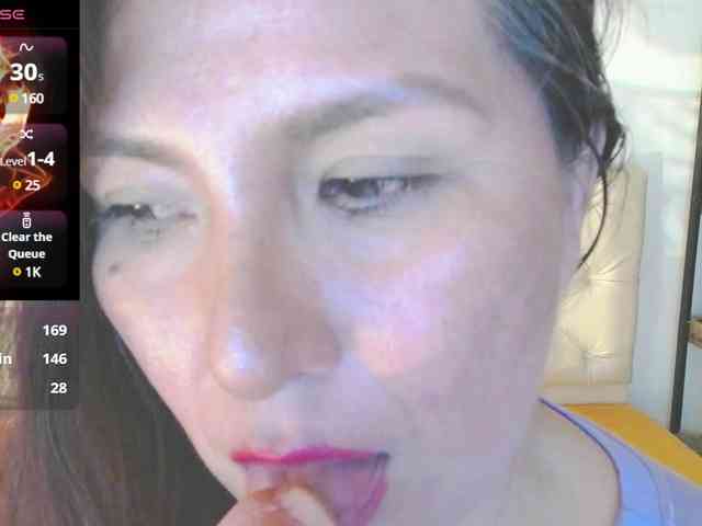 Evelyn-mature19 webcam