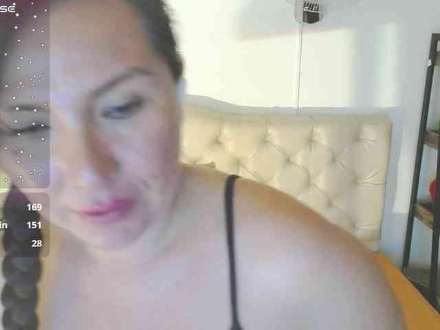 Evelyn-mature19 webcam