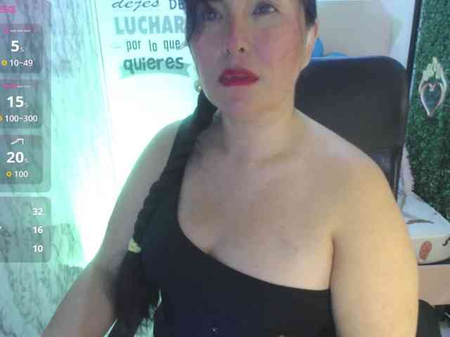 Evelyn-mature19 webcam