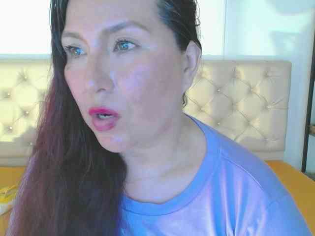 Evelyn-mature19 webcam