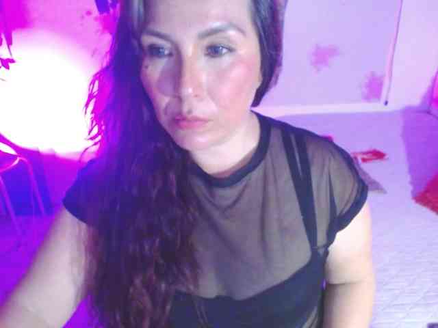 Evelyn-mature19 webcam