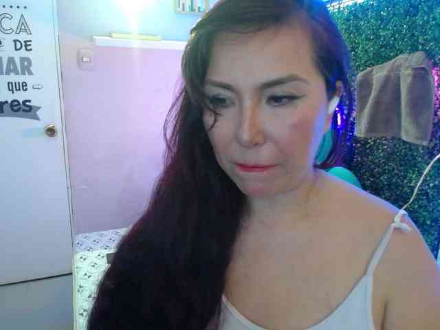 Evelyn-mature19 webcam