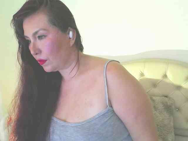 Evelyn-mature19 webcam