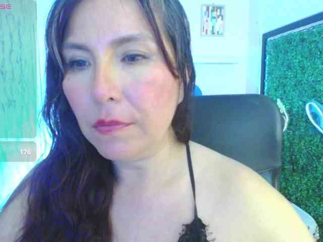Evelyn-mature19 webcam