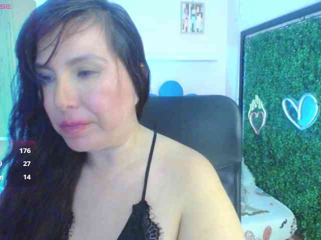 Evelyn-mature19 webcam
