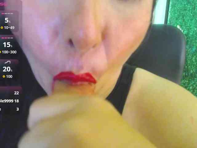 Evelyn-mature19 webcam