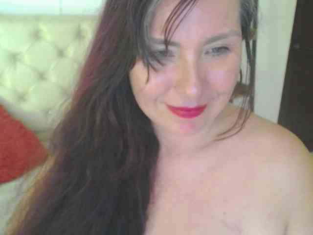Evelyn-mature19