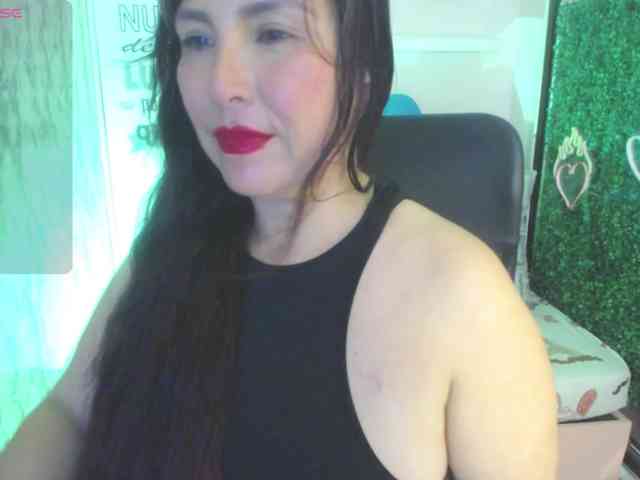 Evelyn-mature19 webcam