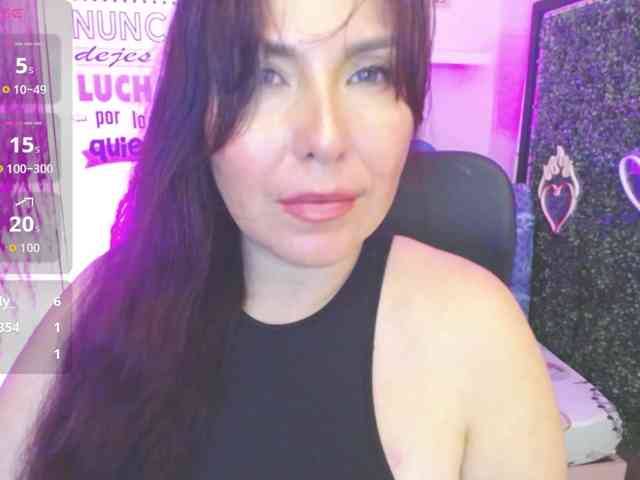 Evelyn-mature19 webcam