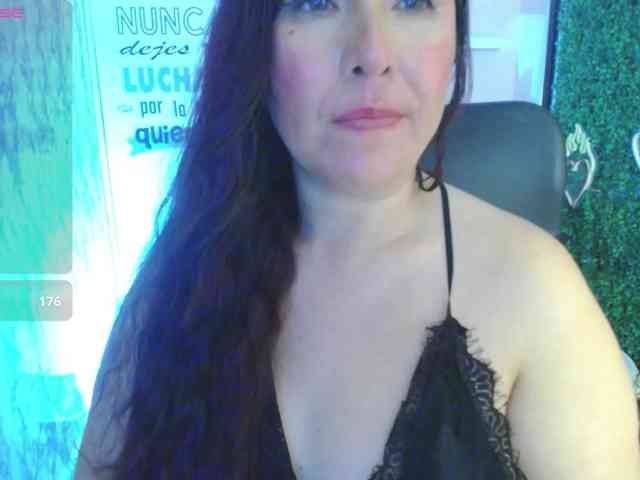 Evelyn-mature19 webcam