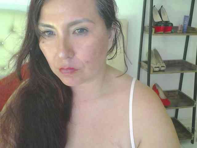 Evelyn-mature19 webcam