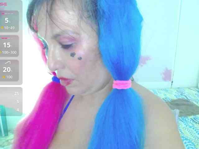 Evelyn-mature19