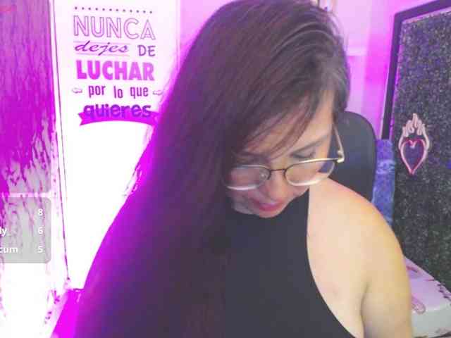 Evelyn-mature19 webcam