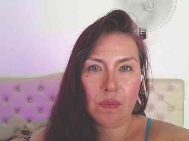 Evelyn-mature19 webcam