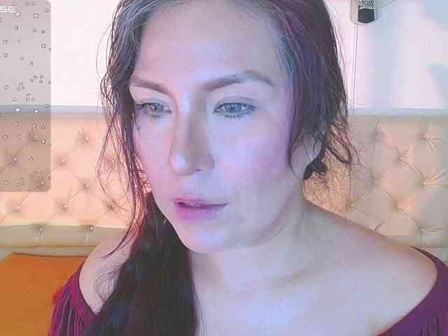 Evelyn-mature19 webcam