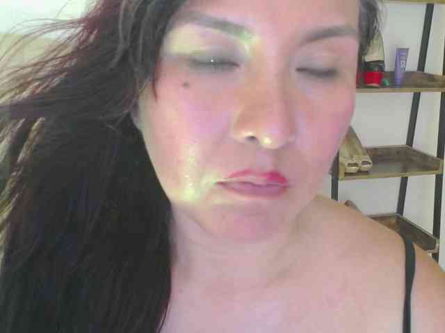 Evelyn-mature19 webcam