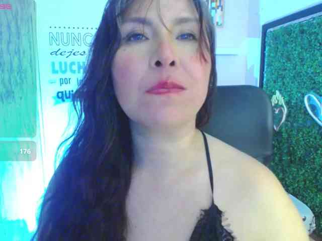 Evelyn-mature19 webcam