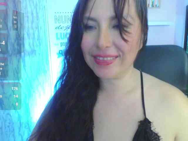 Evelyn-mature19 webcam